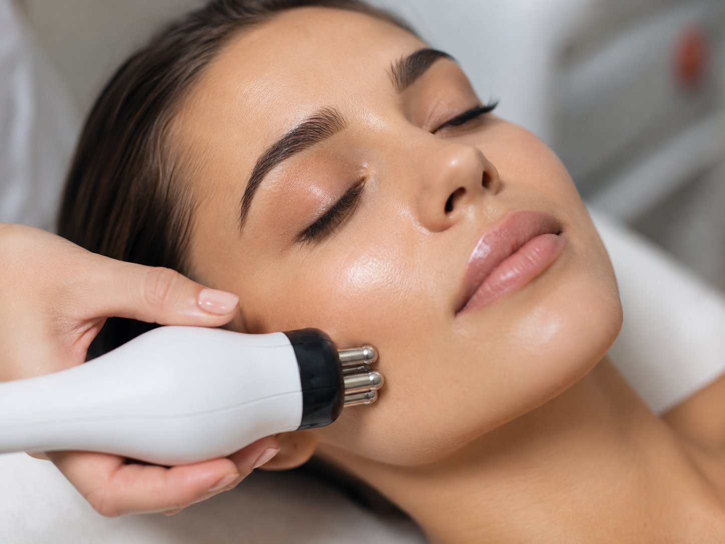 Equipo de radiofrecuencia facial y corporal